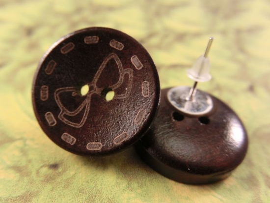 Preview: Naht Schleifen Holzknopf Ohrstecker Natur Button